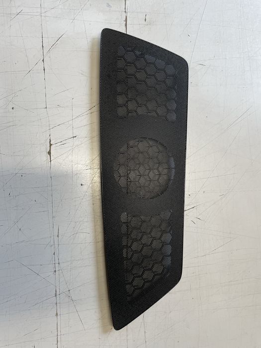 Plasa boxa bord vw passat b8