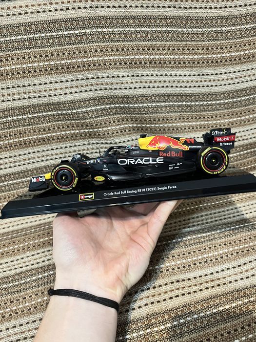 Macheta metalica burago f1 redbull