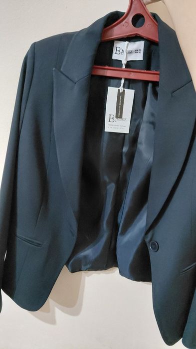 Женский пиджак приталенный