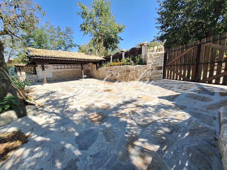 Самостоятелна РЕНОВИРАНА къща - с.Кюлевча