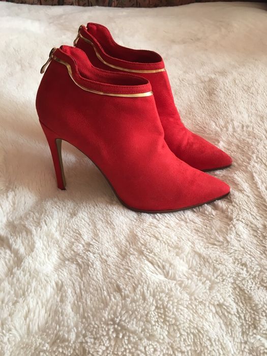 Продам женкую обувь