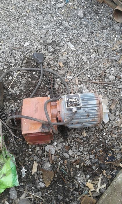 Редуктори и ел.мотори за маслобойна