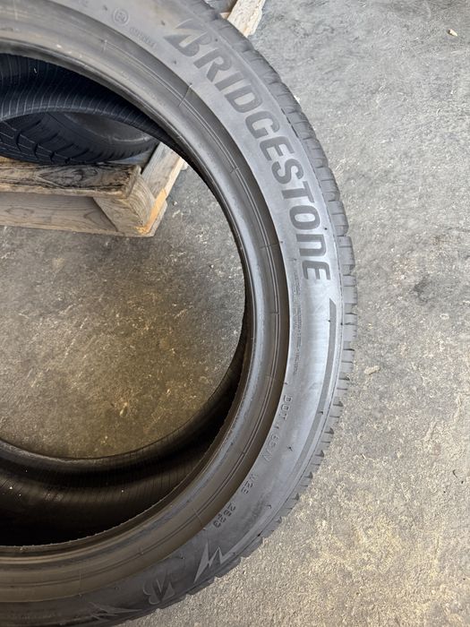 4 anvelope iarna 235/45/18 , Bridgestone , DOT 2023 , 6.5 mm !