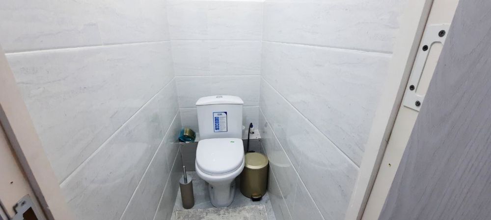 Srochno 3 xonalik gorniy institut oldida uy jihozlari bilan sotiladi