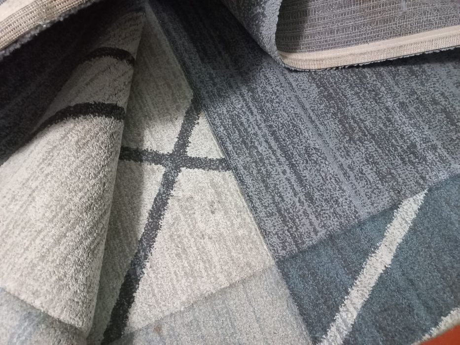 Продам палас. Размер 1.60×2.20.