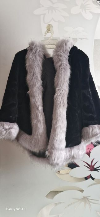 Capa de blana elegantă