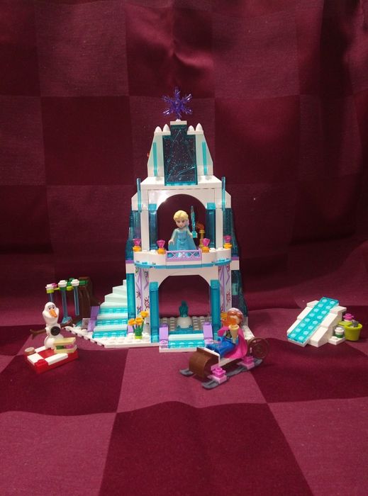 Продам конструктор лего