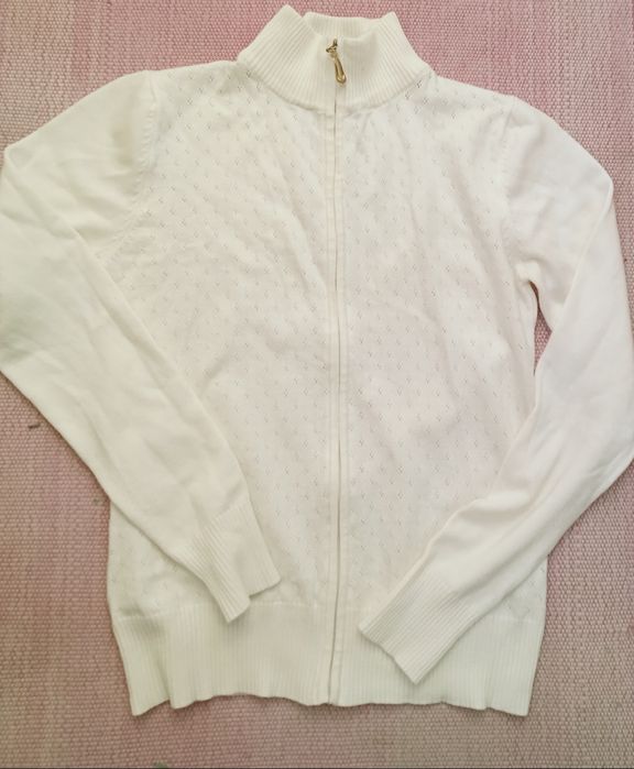 Продам школьные блузки и кофты