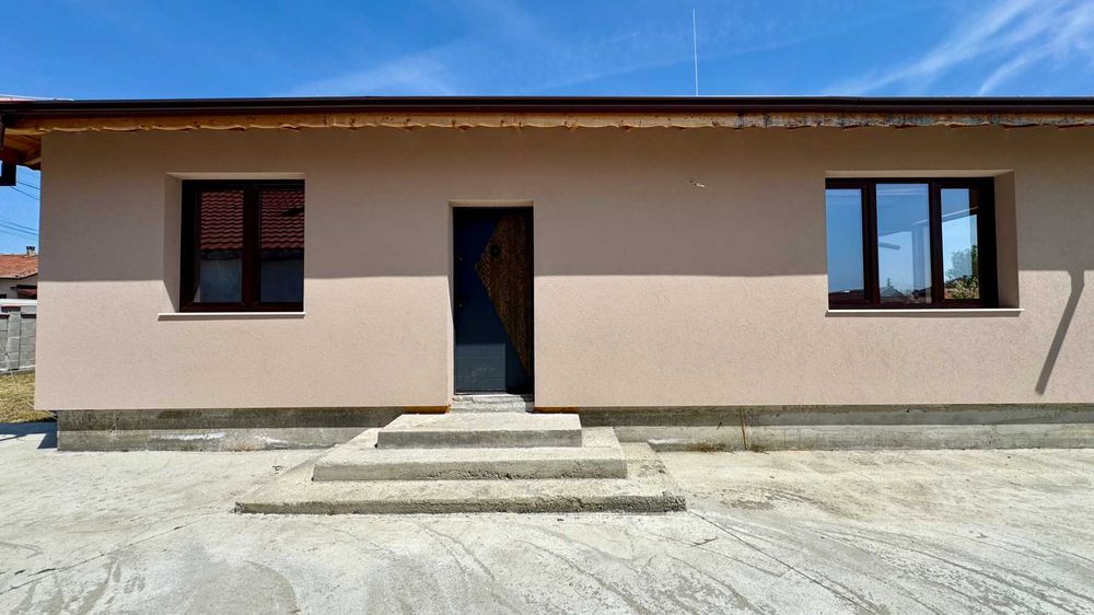 Нова едноетажна къща в с. Еленино | 96 кв.м. | 3 спални | Двор 1000 кв.м