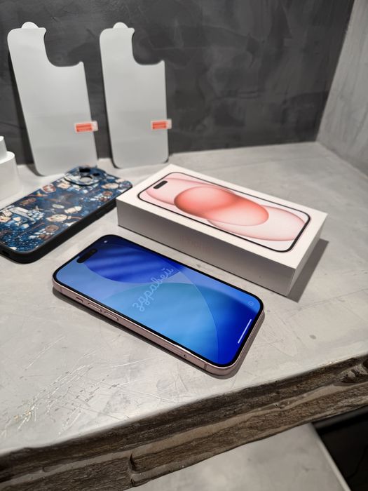 Перфектен Iphone 15 Pink + подаръци