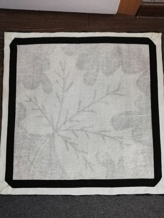 Коврик ручной работы