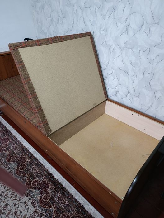 Кровать односпальная орех