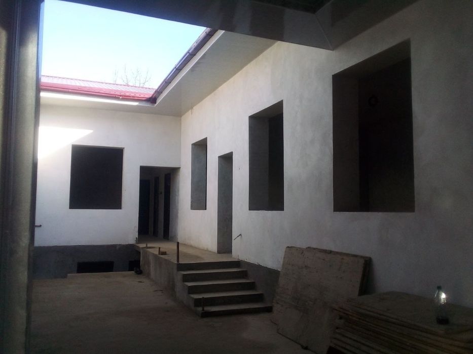 Yangi karobka uy srochna sotiladi