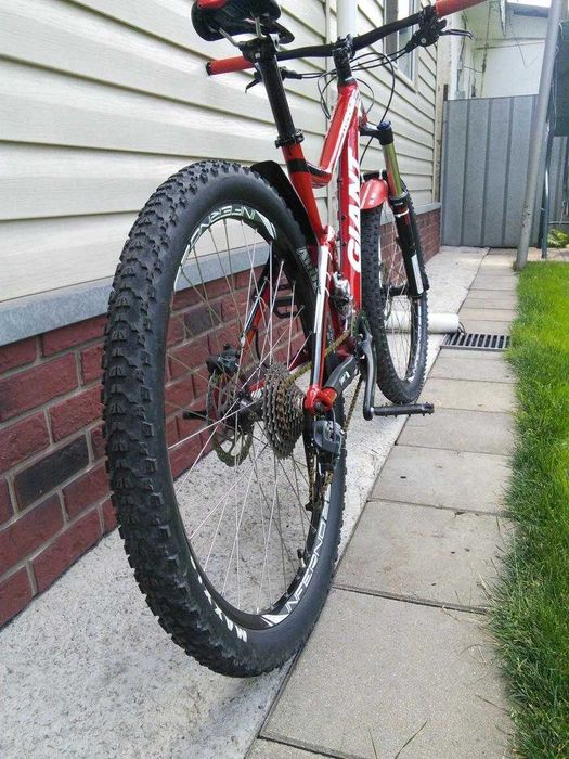 Двухподвес Giant trance  (sram  rockshox)