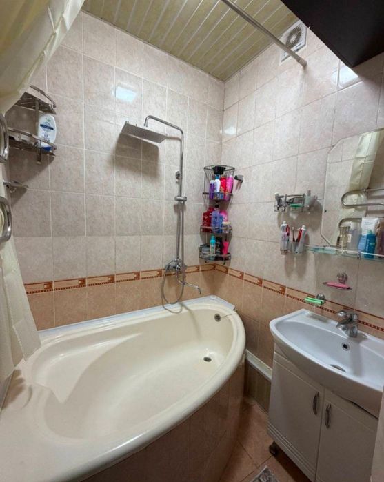 Продается квартира Юнусобад 13кв 2/7/9