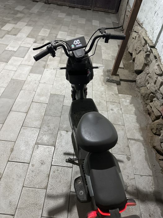 Електроний скутер харошим состайани