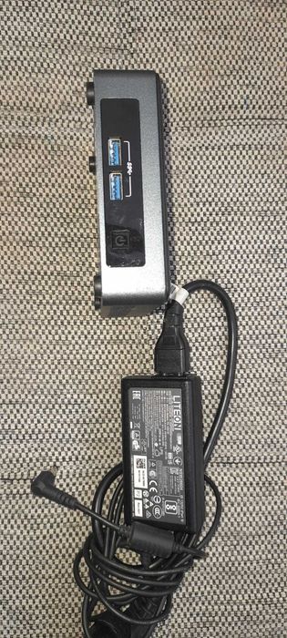 Vând calculator Intel® NUC procesor Intel® Core™ i5 de generația a 7-a