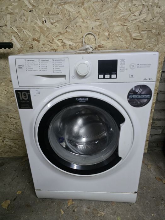 Продам стиральную машину Hotpoint Ariston