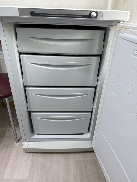 Морозильник Indesit