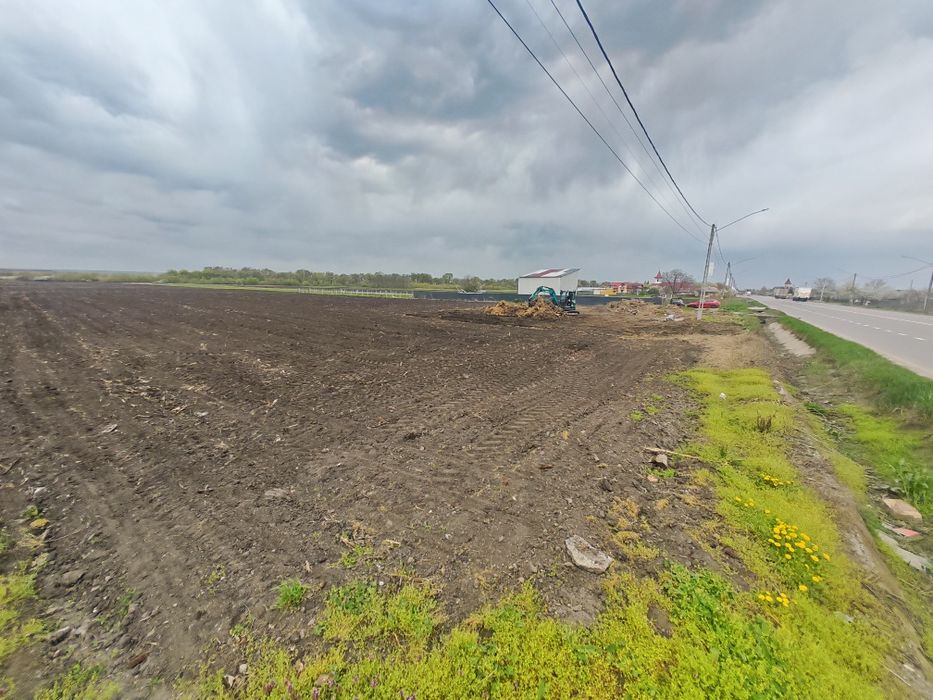 19.100mp, intravilan, E85, 60m deschidere in Secuienii noi