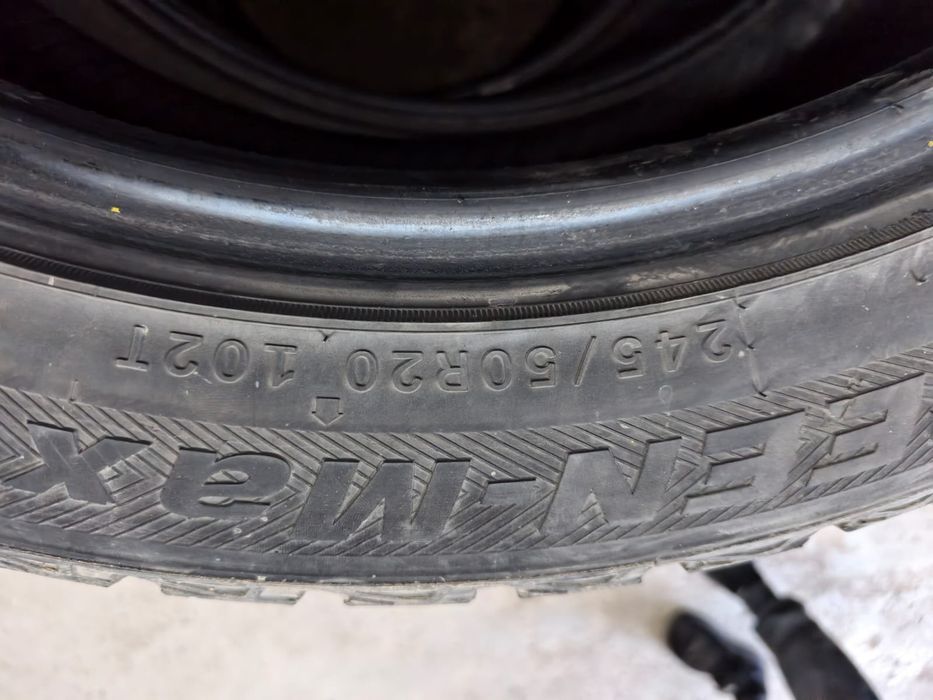 Продам всесезонные шины 245/50/20