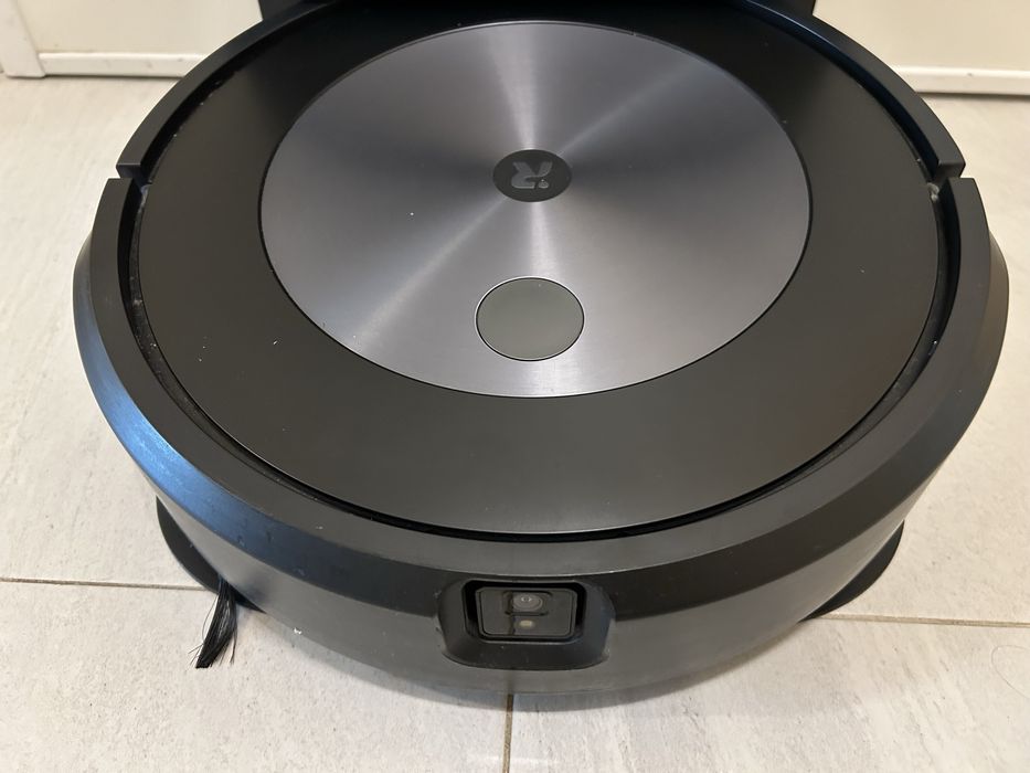 Робот прахусмукачка iRobot Roomba j7+
