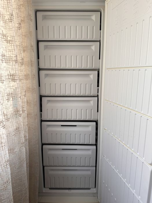 Продам морозильник indesit