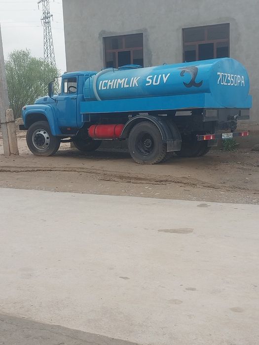 Zil moshina 1989 yil