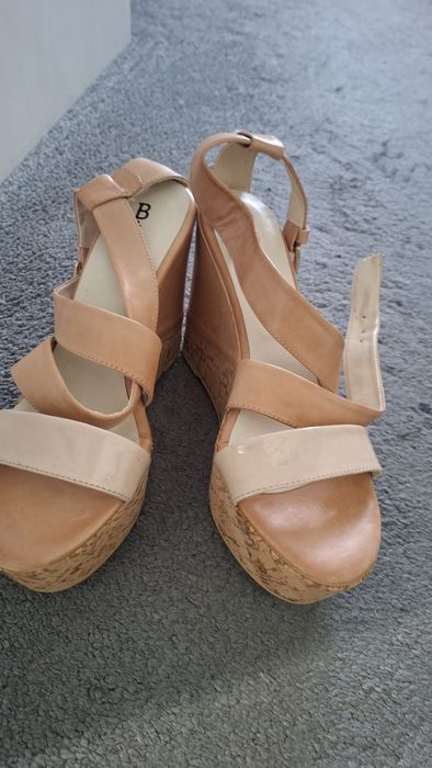 Дамски високи токове