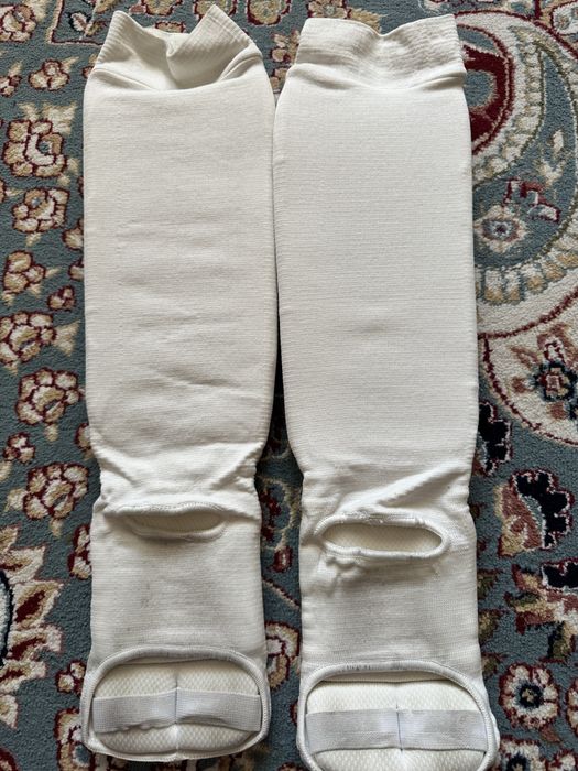 продаю наколенники и перчатки для рук