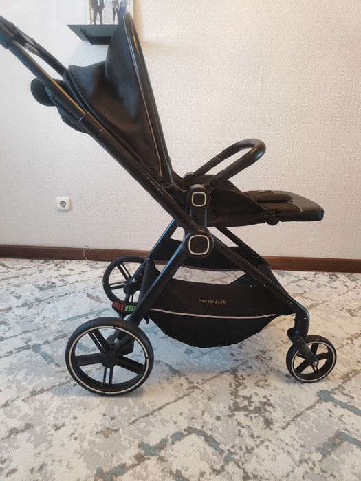 Продам две коляски по цене одной