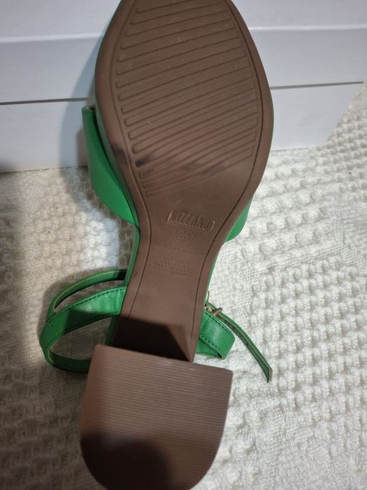 Сандали нови. Бразилия.