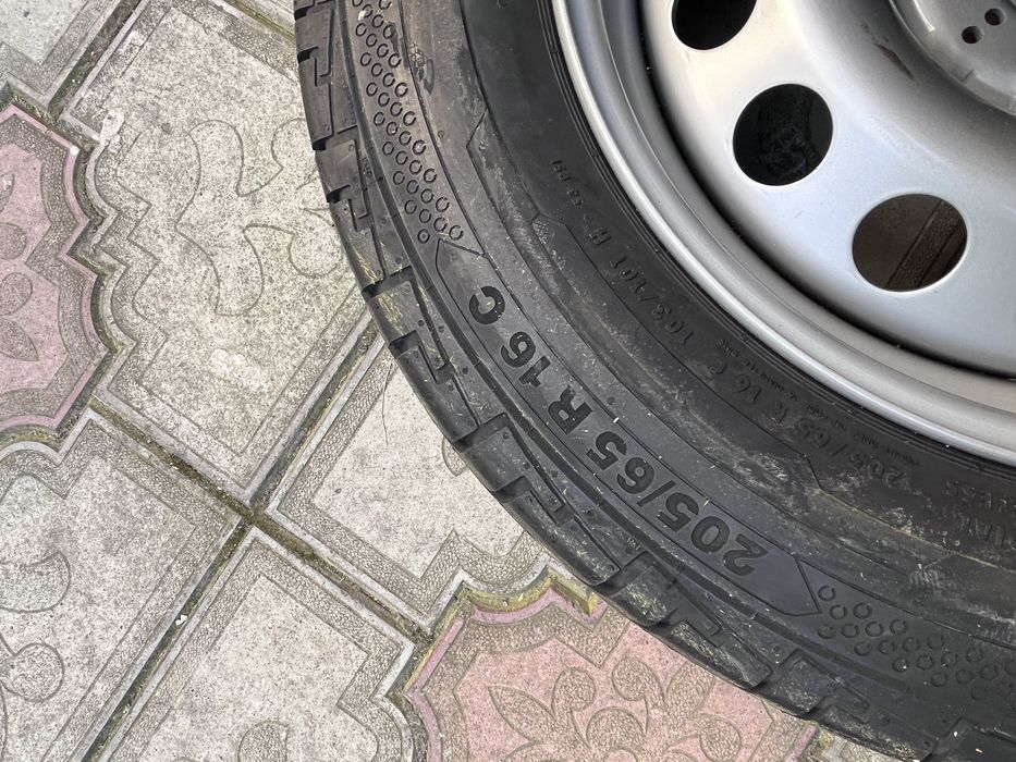 Vand caucucuri cu jante tabla noii