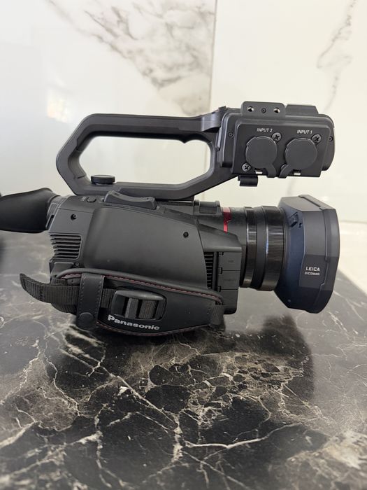 Panasonic HC X 2000