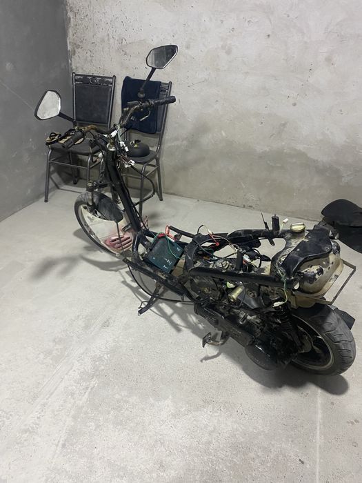 Skuter zapchast bor korpus bor