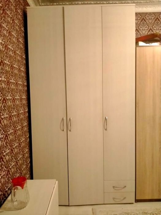 Продам срочно шкаф
