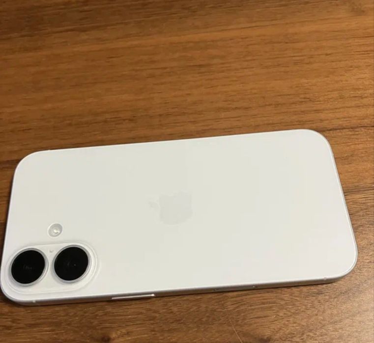 Айфон 16 128гб белый акб 88