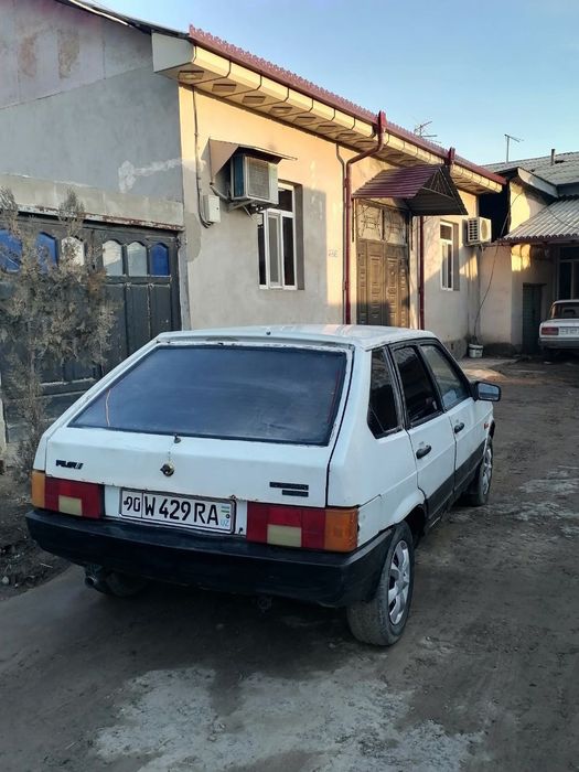 Vaz 2109 sotiladi