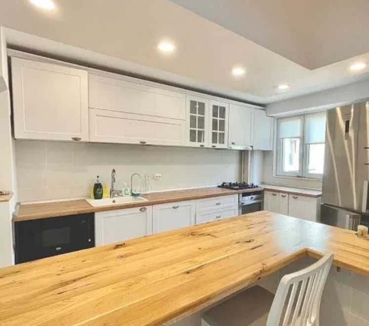 Дава се под наем Двустаен апартамент в Пловдив, Кършияка - 90 кв.м за 382.5 € - Снимка #1