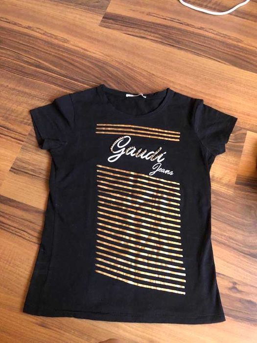 разпродажба на тениски Guess и Gaudi