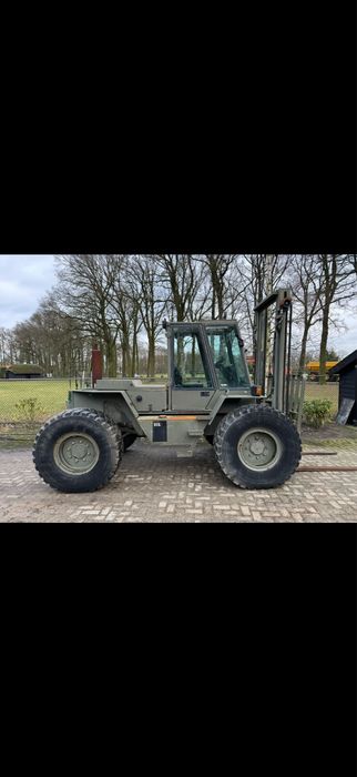 Stivuitor teren accidentat 4x4