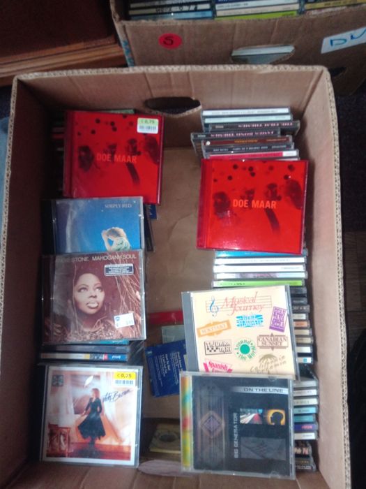 Lot 100buc cd uri cu muzica disco