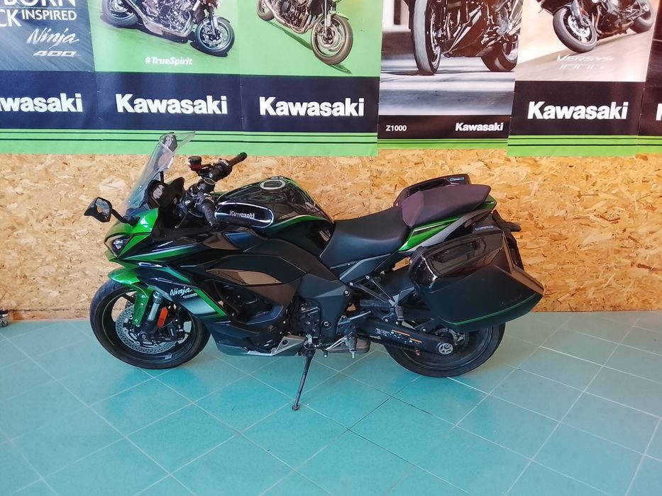 Kawasaki ninja1000sx 
Perfecta stare prețul este fix detalii la telefon 
Cauciucuri noi și revizie incluse în preț in momentul vanzarii
2 chei
Manual
