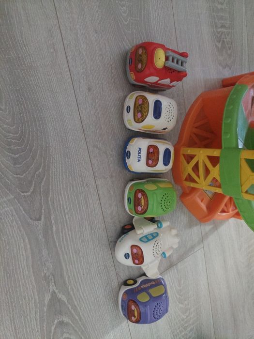 Parcare supraetajata, 1-5 ani, Vtech Tit-Tit Masinute