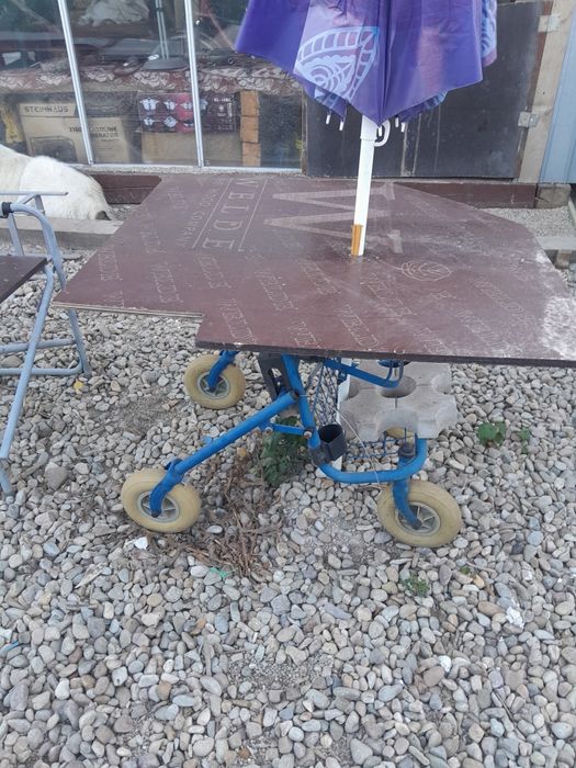 Masa exterior cu roti
