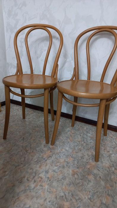 Продам два стула