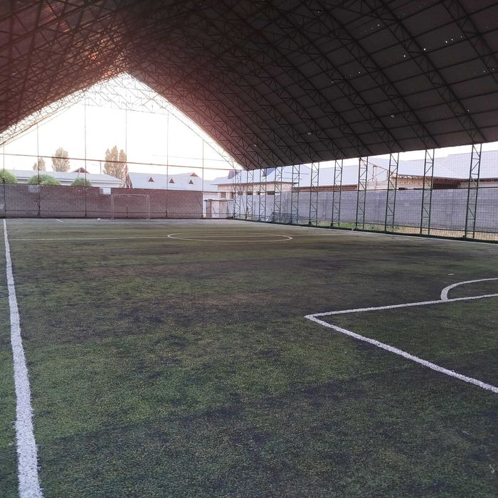 Mini futbol stadioni sotiladi