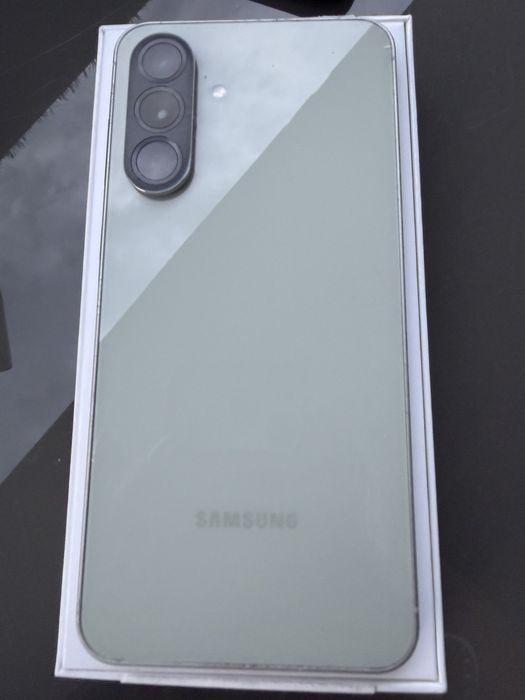 Samsung Galaxy A56 5G, 12GB RAM, 256GB, stare impecabilă