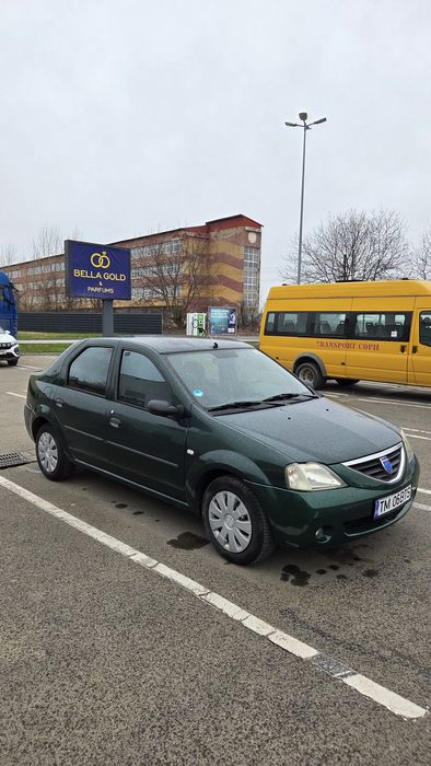 Vand Logan in stare perfectă de funcționare. An 2005 1.4 benzina. AC.
