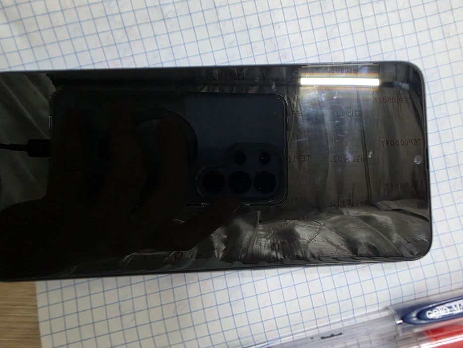 Продаётся телефон самсунг а70 Samsung a70